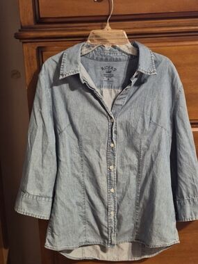 Lee Light Blue Button-Down Shirt